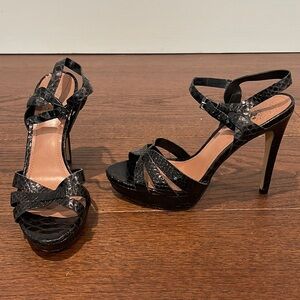 VINCE Camuto Black Sandals Size 7.5
